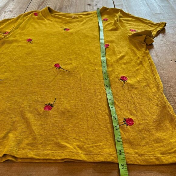 J. Crew Yellow Gold Short Sleeve T Shirt with Hot Pink Roses Size XL - Picture 8 of 9